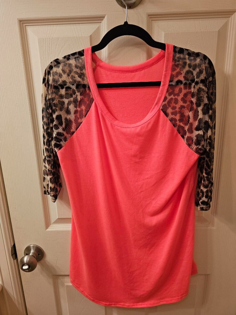 NWOT Unknown Neon Coral Blouse w / Leopard Sleeves